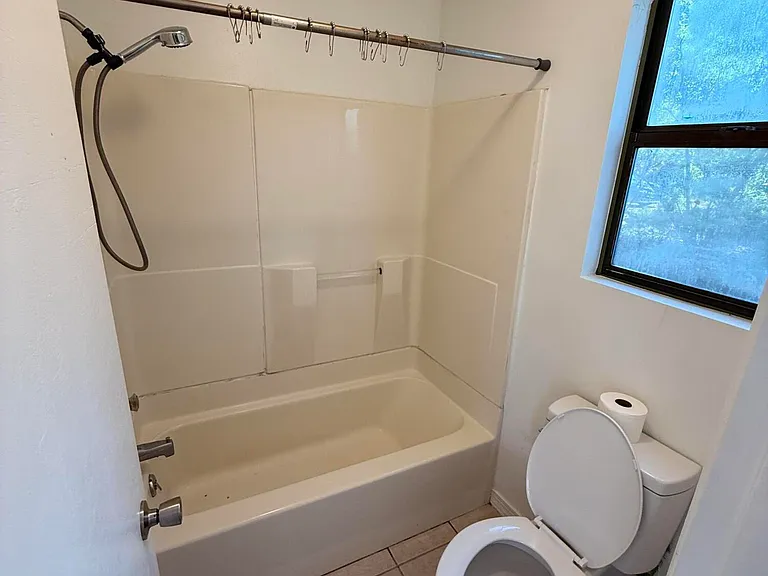 925 Hunting Ridge Rd — Photo 11