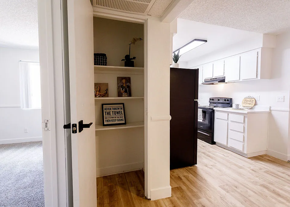 Sundance Village Apts