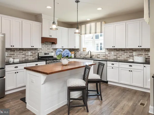 352 Topside Dr #229, Stevensville, MD 21666