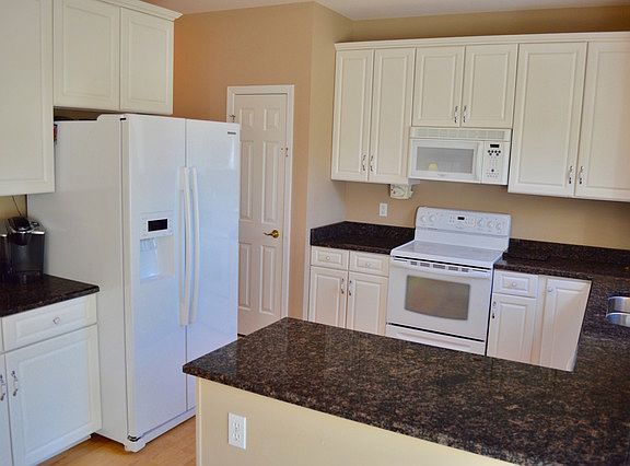 5th image of 8482 N Haven Ct