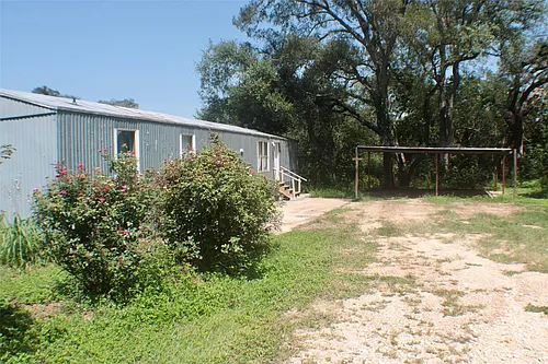 933 Highway 71 W Photo 1