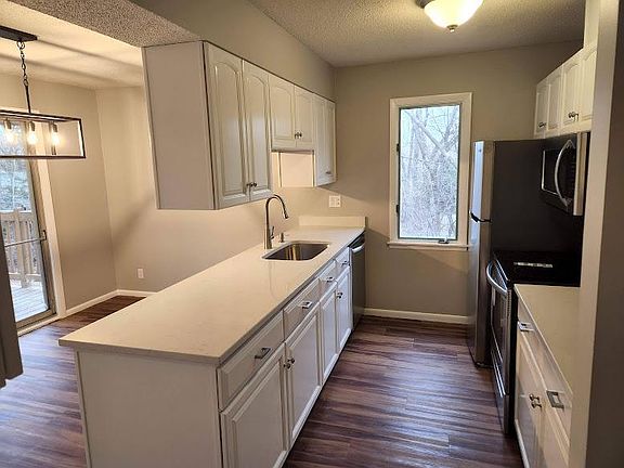 2nd image of 120 Wood Duck Ln #120
