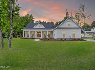 469 Winding Creek Rd, Rocky Point, NC 28457
