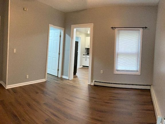 2nd image of 1041 Magnolia Ave
