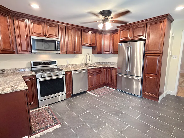 217 Bridge St #1 — Photo 7