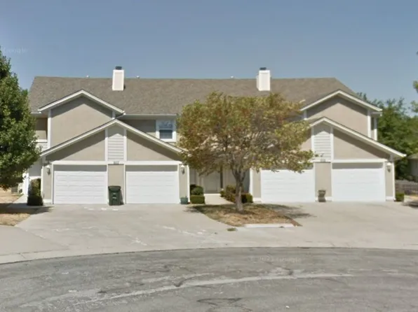 1012 NE Whispering Winds Ct, Lees Summit, MO 64064