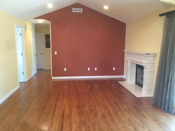 2nd image of 2416 Dolphin Dr