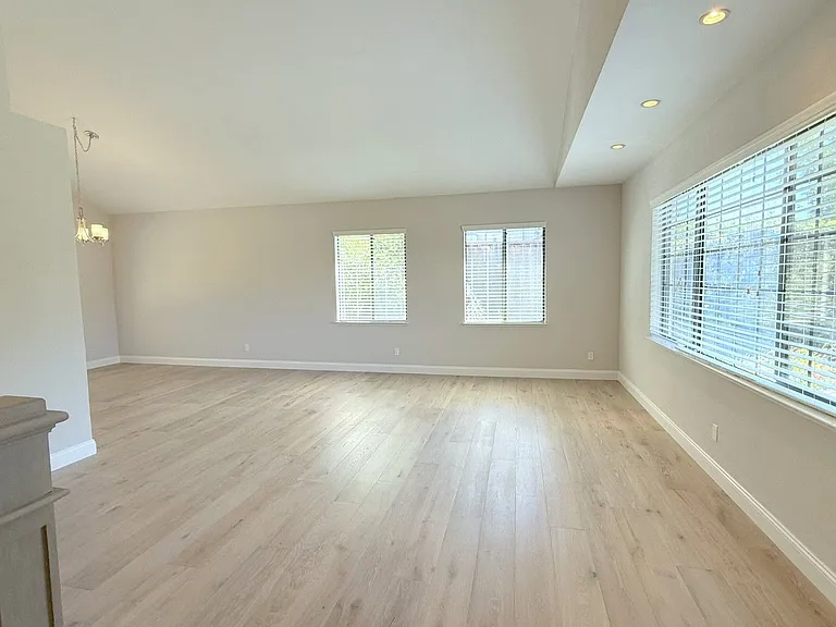 1040 Hill Meadow Pl — Photo 4
