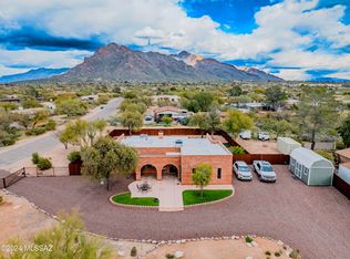 8040 N La Oesta Ave, Tucson, AZ 85704