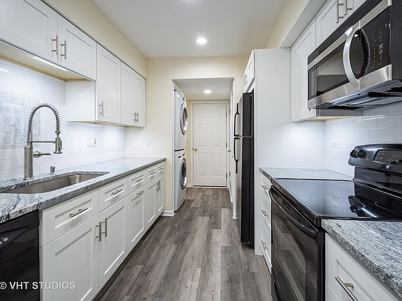 5th image of 1046 N Knollwood Dr