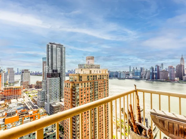 4-74 48th Avenue 35L image 1 of 25