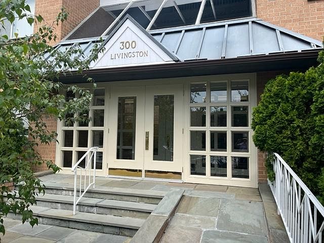 1st image of 300 Livingston Ave