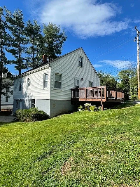 3 bed, 1100 sqft, $1,900 — Photo 4