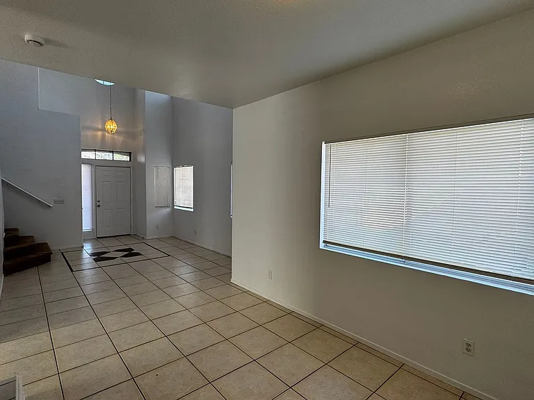 7290 Golden Star Ave — Photo 5