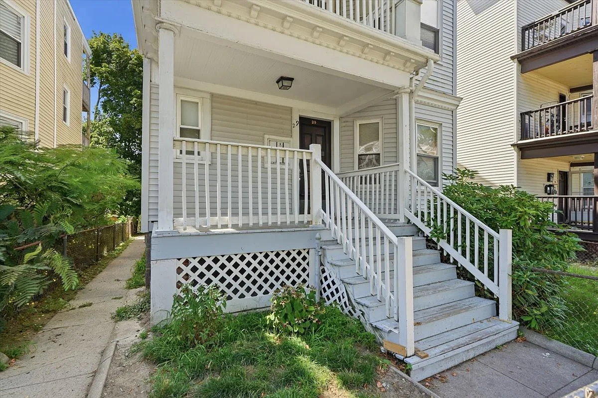 3 bed, 1100 sqft, $3,000 — Photo 1