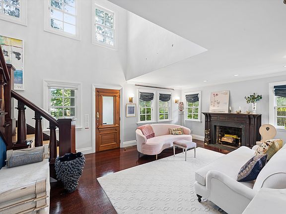 3rd image of 25 Harrison St