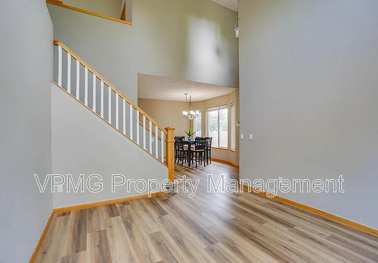 17301 SE 24th St — Photo 7