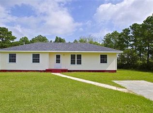 74 Sanders Dr, Hubert, NC 28539