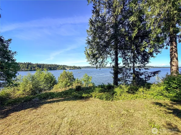 17180 Agate Street NE, Bainbridge Island, WA 98110