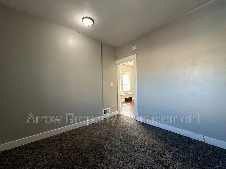 2800 P St #4 — Photo 10