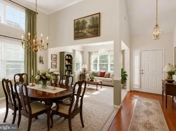 6 Mitchell Ct, Marlton, NJ 08053