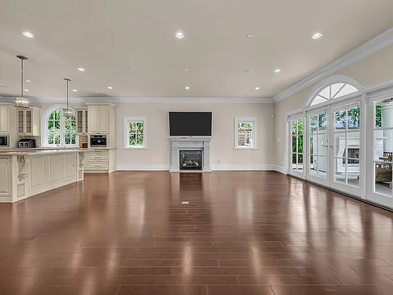 6089 Gleneagles Dr — Photo 15