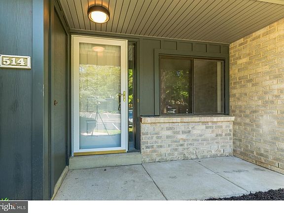 2nd image of 514 Foxwood Ln