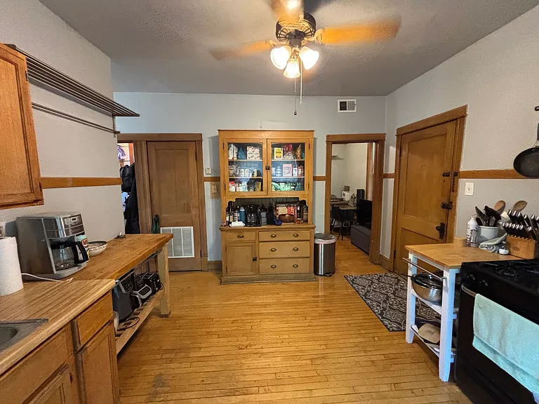 2101 N Leavitt St #3 — Photo 6