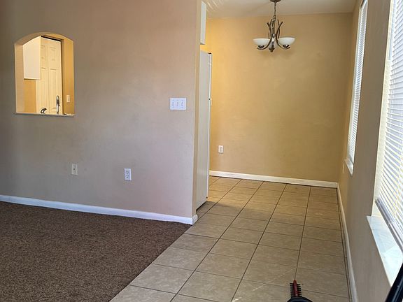 4th image of 812 SE 11th St #812