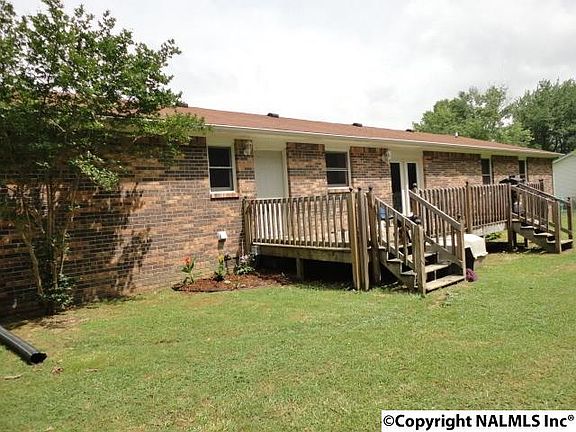 4th image of 17 Hattie Dr