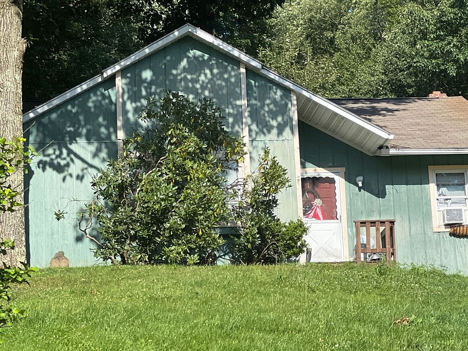 2nd image of 159 Bem Rd