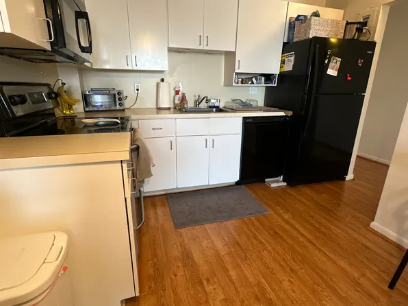 164 Galen St APT 43, Watertown, MA 02472