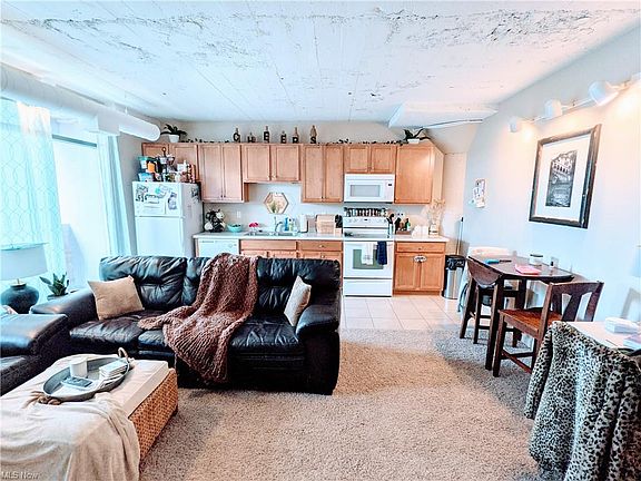 3rd image of 401 W Shoreline Dr Unit 114