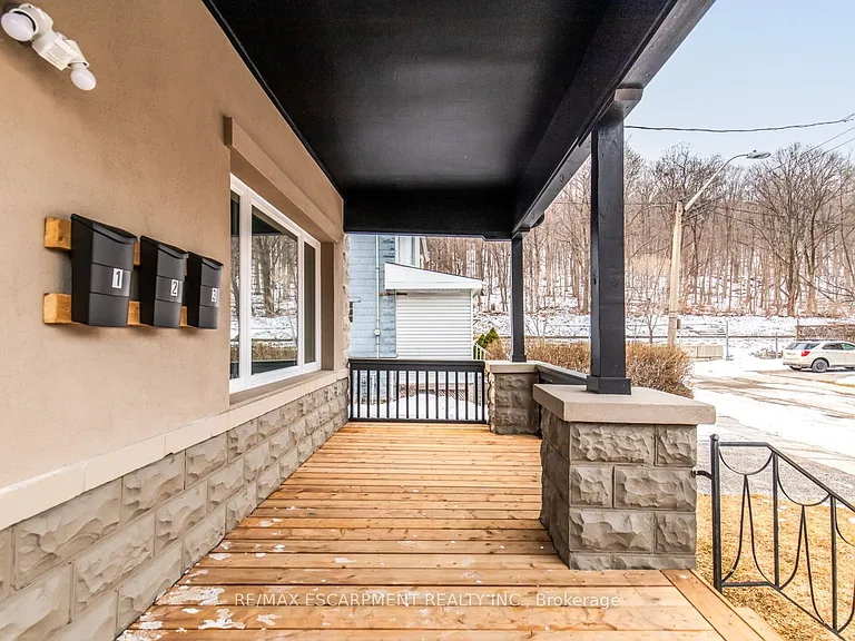 253 Saint Clair Blvd #2 — Photo 2
