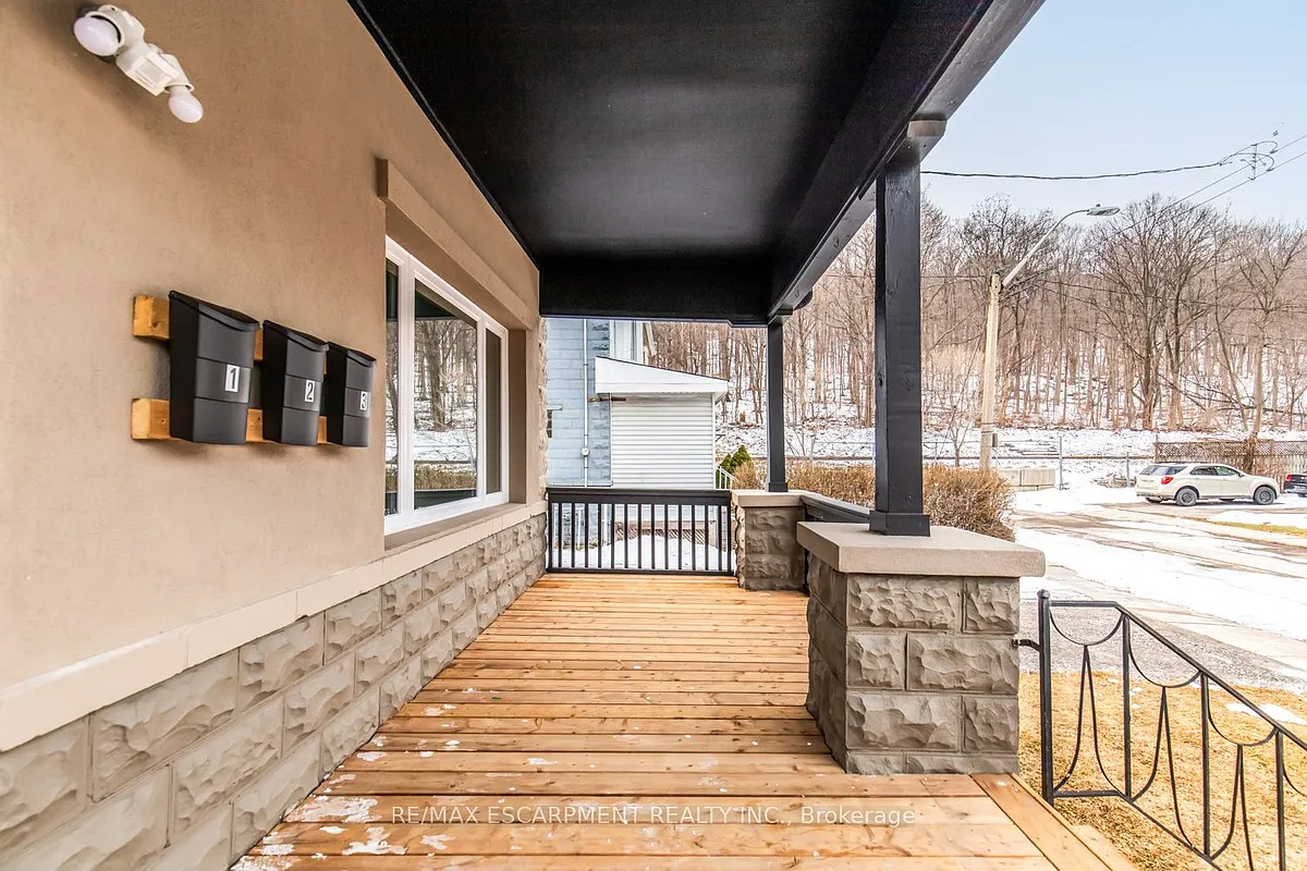Building Photo - 253 Saint Clair Blvd #2