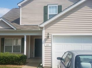 831 Red Oak Tree Dr, Fuquay Varina, NC 27526