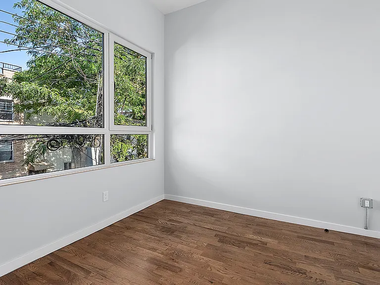 1628 Summerfield St #2F — Photo 4