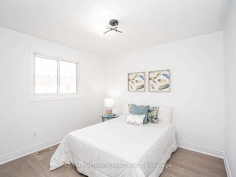 217 Marilyn St — Photo 16