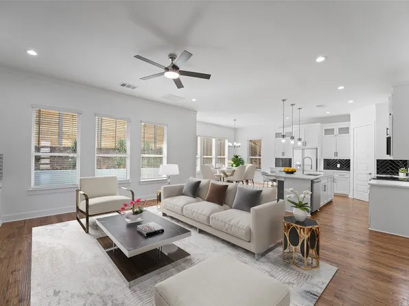 1320 Compton St, Dallas, TX 75203