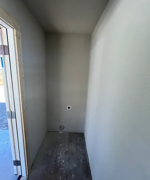 439 Lovera Blvd — Photo 11