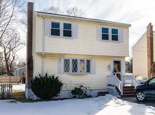 22 Braewood St, Hyde Park, MA 02136