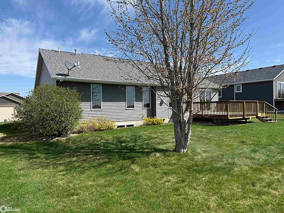 5th image of 521 Summit Dr