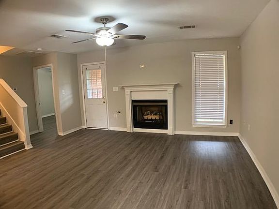 4th image of 202 Woodlake Dr