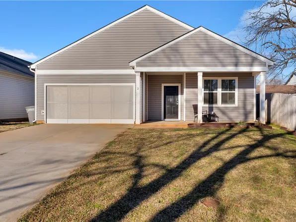 2 Nimitz St, Greenville, SC 29609