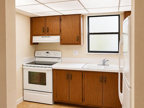 3rd image of 2320 S Cypress Bend Dr APT 202