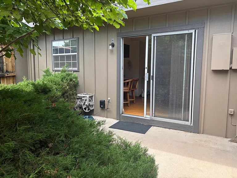 8651 E Amherst Dr — Photo 33