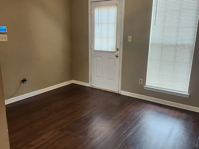 739 Hynds Springs Dr — Photo 9
