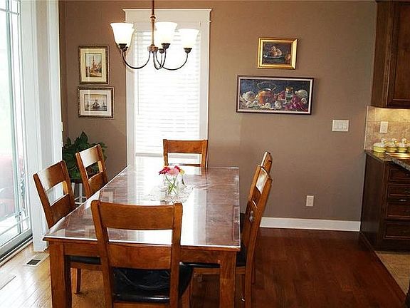 3rd image of 2720 London Dr
