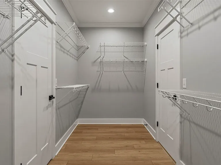 633 Village Way — Photo 21