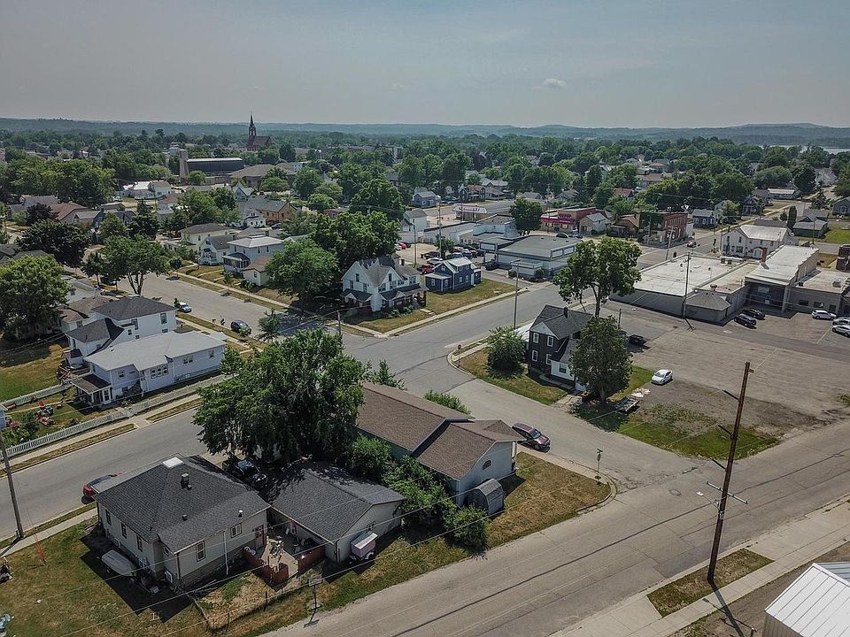 202 East Jackson Street, Tomah, WI 54660 MLS 1960013 Zillow